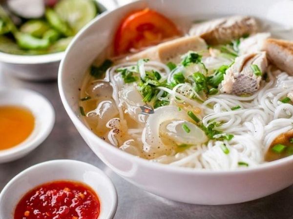 Jellyfish noodle soup and seafood pancakes